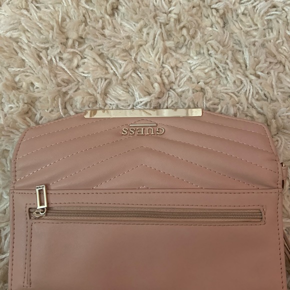 Guess Wallet - Picture 5 of 5